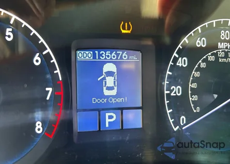 2012 Hyundai Genesis 3.8L z USA, uszkodzony, nr VIN KMHGC4DD2CU175241